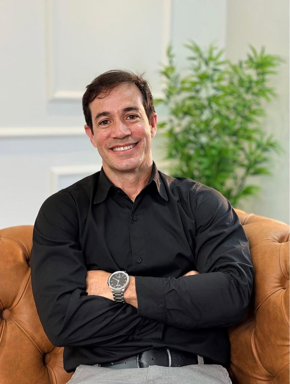 Dr. Daniel Guedes